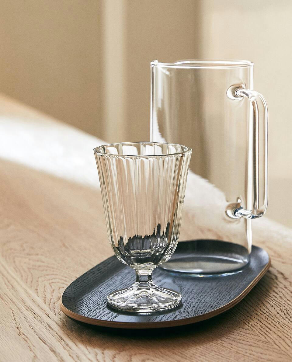 COPA DE VINO FACETADA EN ELEVACIÓN 