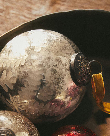 DECORAZIONE A PALLA DI NATALE IN VETRO MERCURIZZATO 