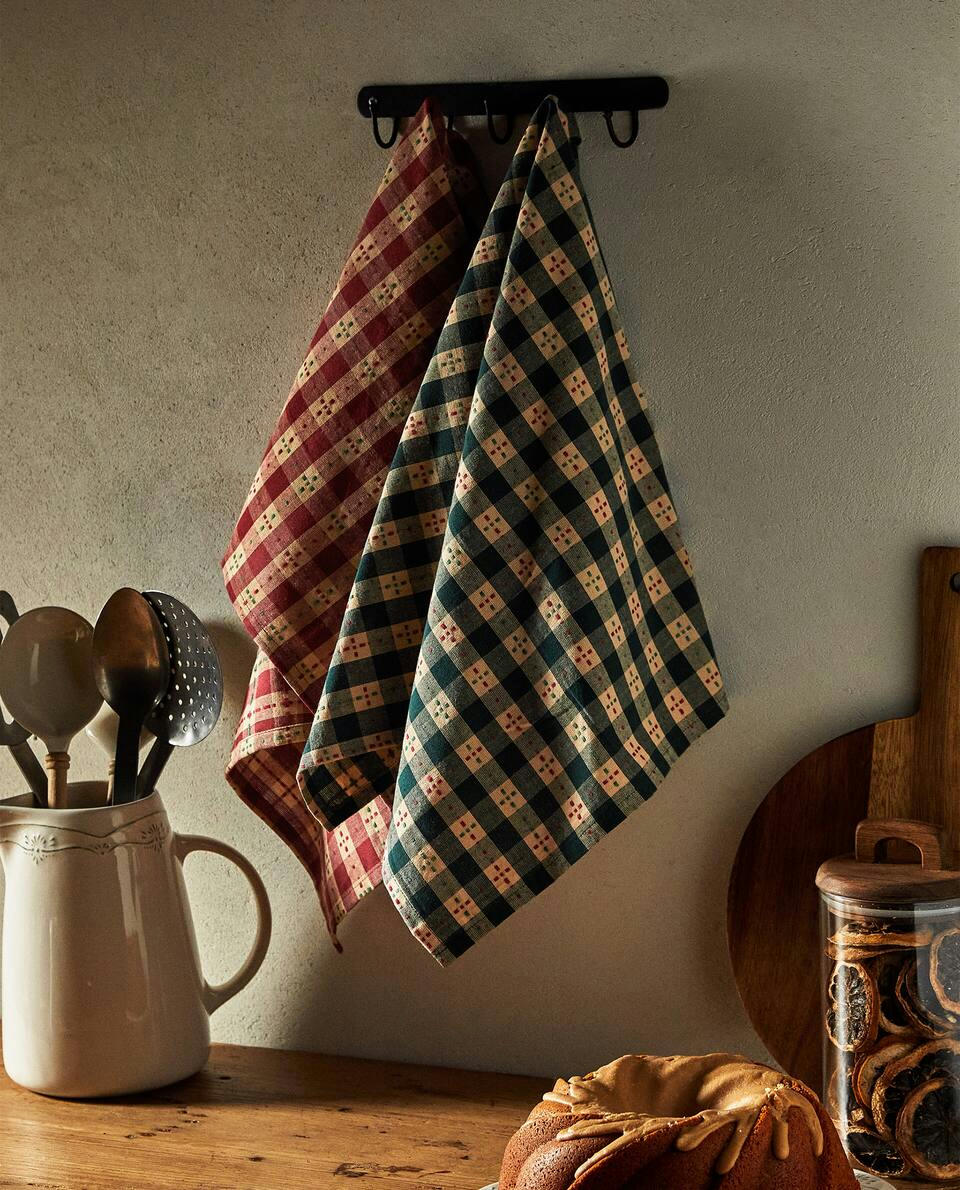 PAQUETE DE PAÑOS DE COCINA NAVIDEÑOS A CUADROS (PAQUETE DE 2) 