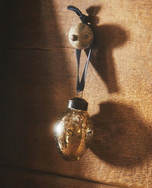 DECORACIÓN NAVIDEÑA OVALADA DE VIDRIO BRILLANTE 