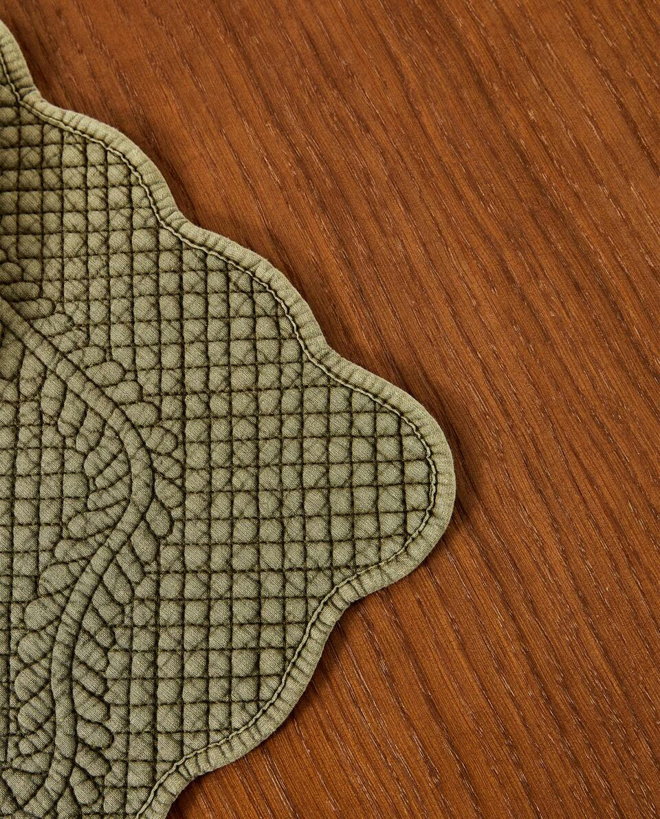 MANTEL INDIVIDUAL ACOLCHADO 