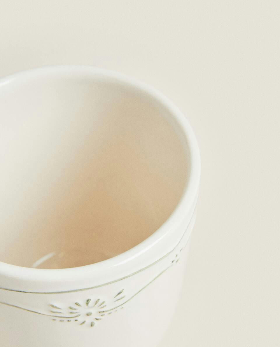 TAZZA IN TERRACOTTA CON DISEGNO NATALIZIO IN RILIEVO 