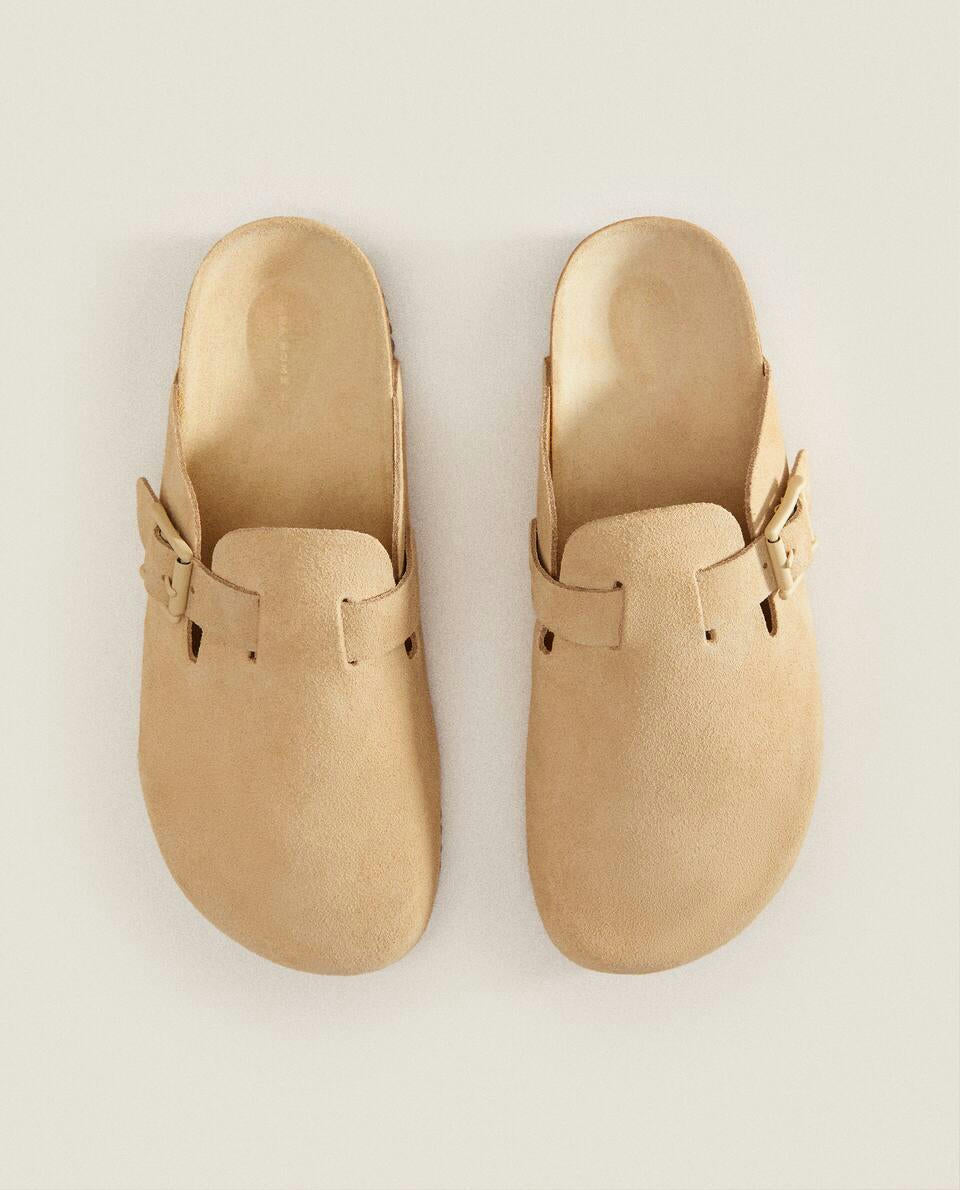 LEATHER CLOGS WITH BUCKLE