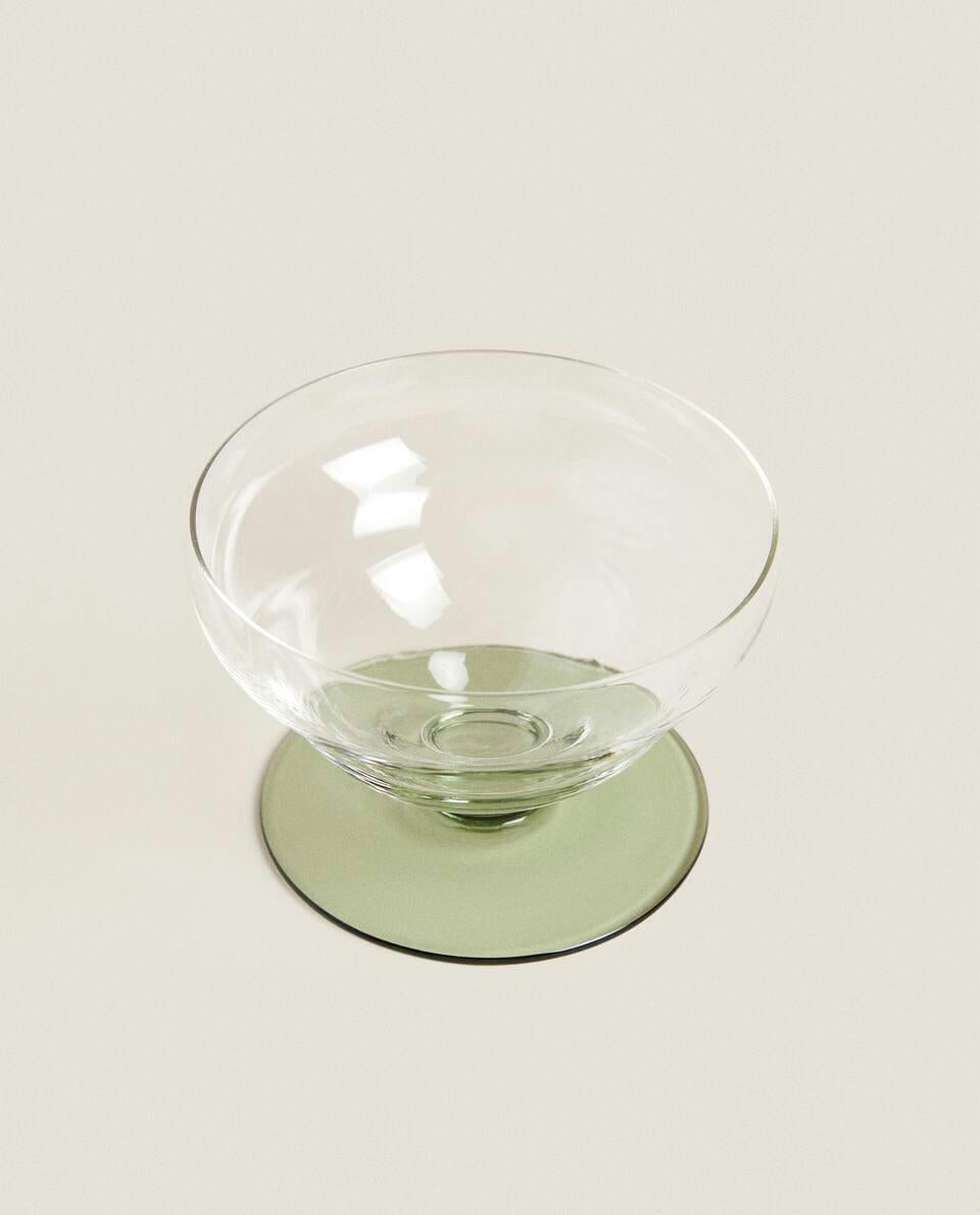 COPA DE HELADO CON BASE DE COLOR 