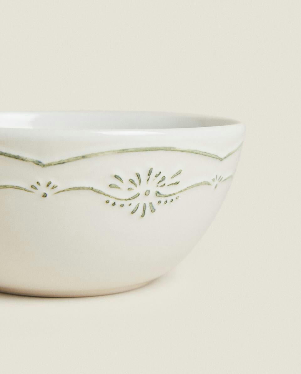 SET DI STOVIGLIE DI NATALE 