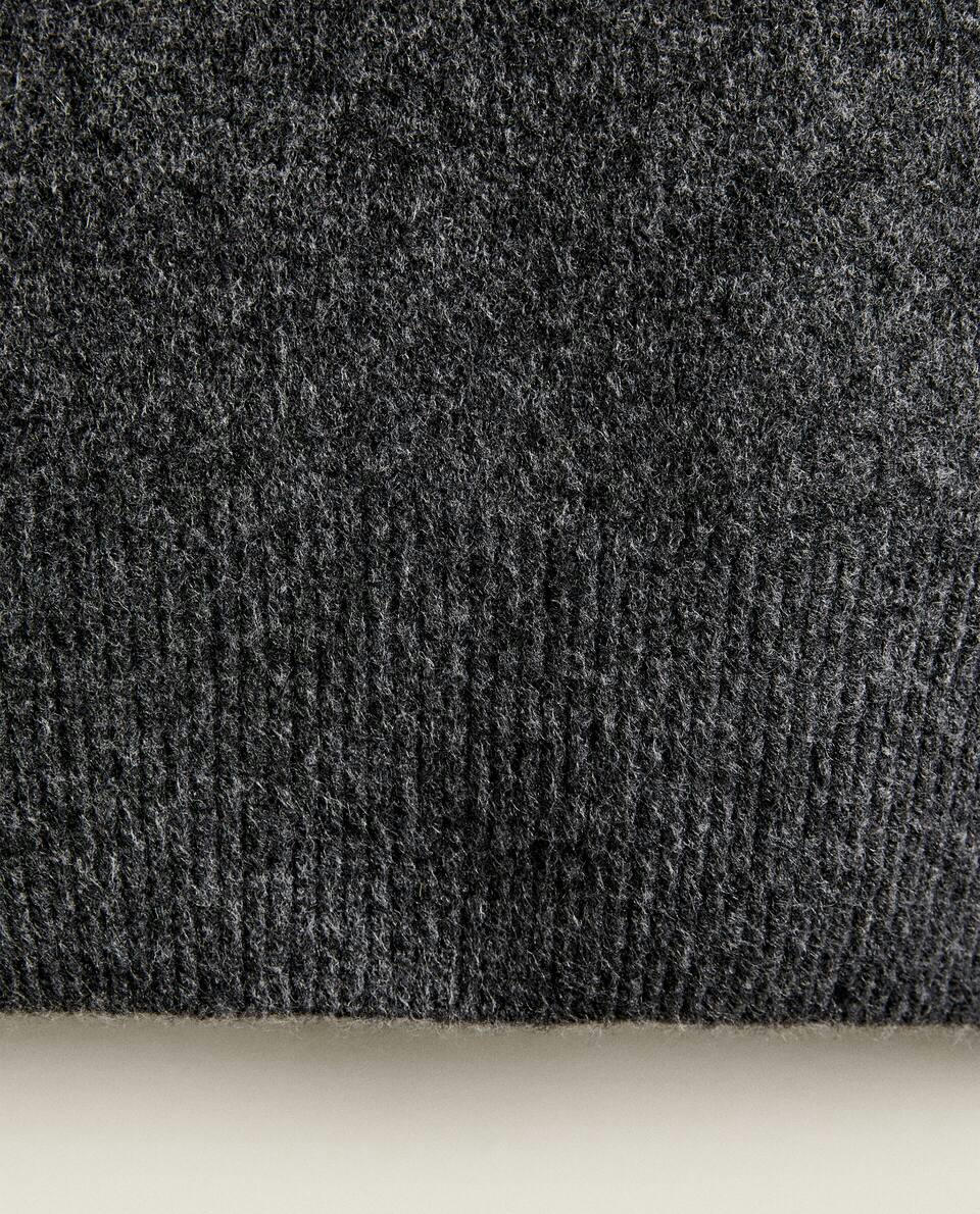 MAGLIONE A COLLO ALTO IN MAGLIA 