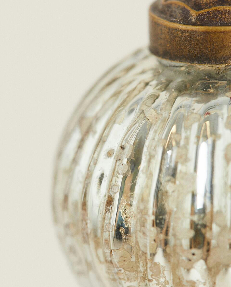 DECORAZIONE A PALLA DI NATALE A STRISCE SCREPOLATE 