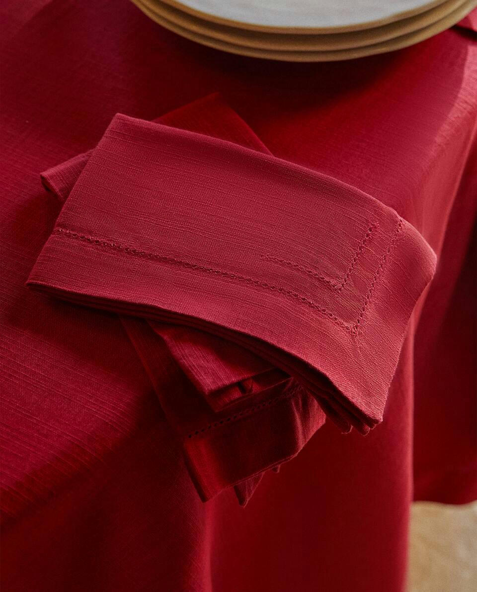 CONFEZIONE DI TOVAGLIOLI NATALIZI CON ORLO A GIORNO (CONFEZIONE DA 2) 