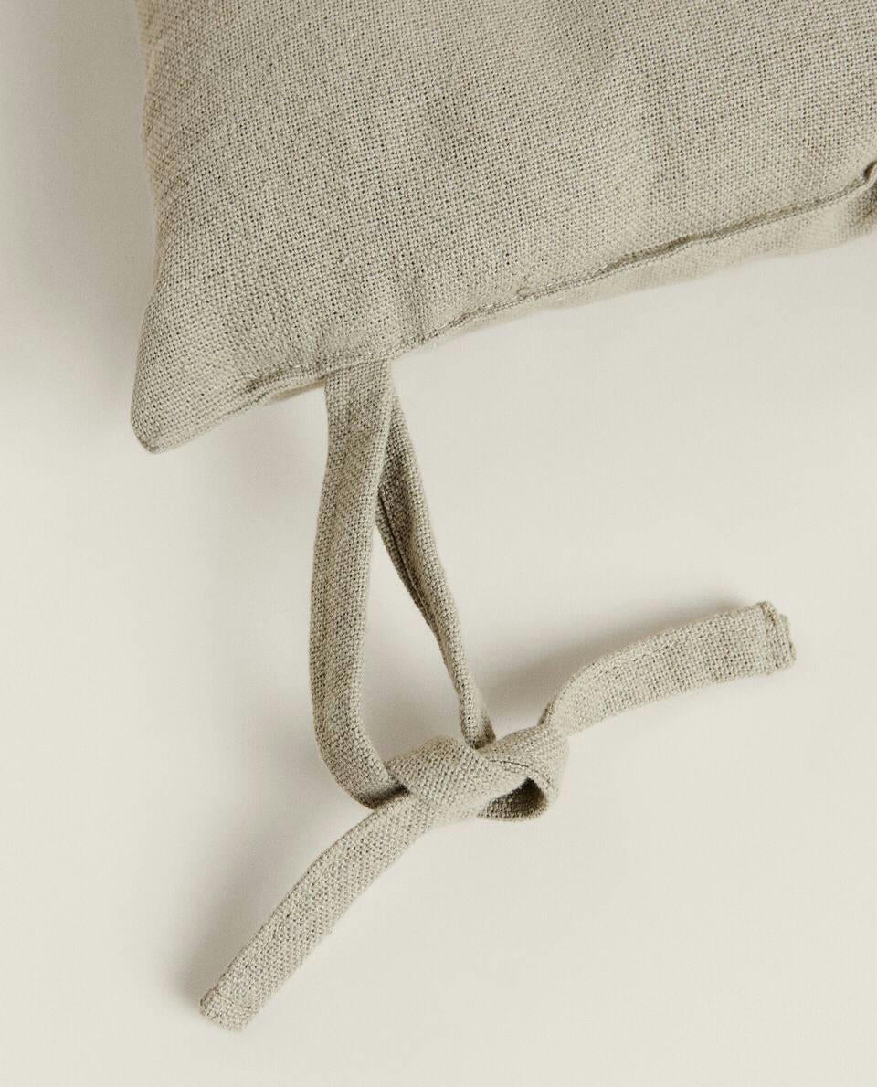 CUSCINO PER SEDIA TRAPUNTATO CON LACCI 