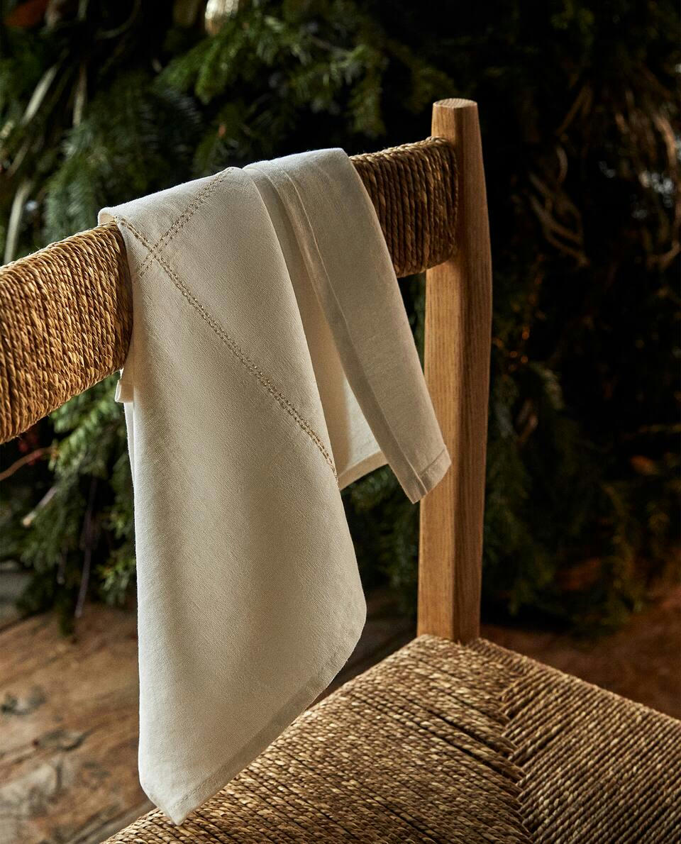 CONFEZIONE DI TOVAGLIOLI DI LINO CON CATENA NATALIZIA (CONFEZIONE DA 2) 