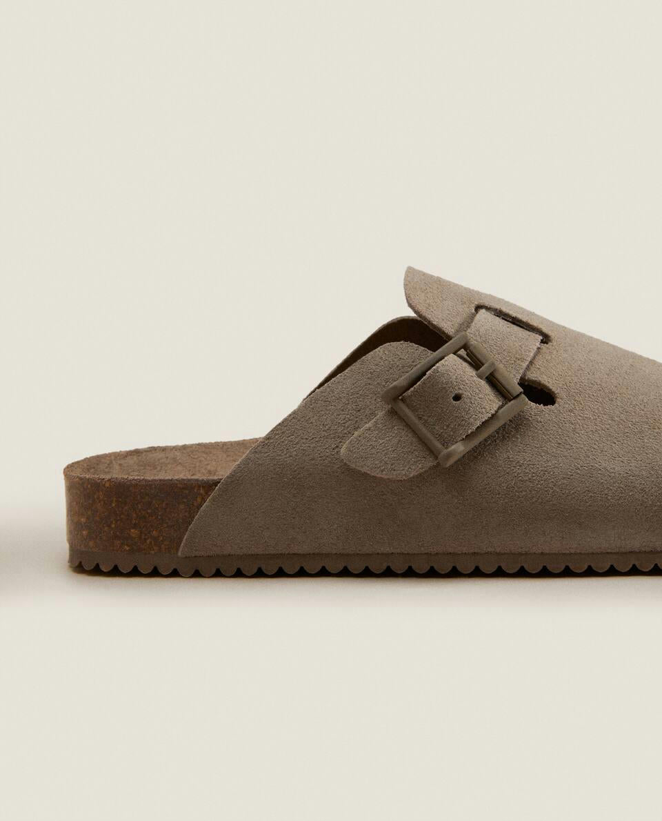 ZOCCOLI IN PELLE CON FIBBIA 