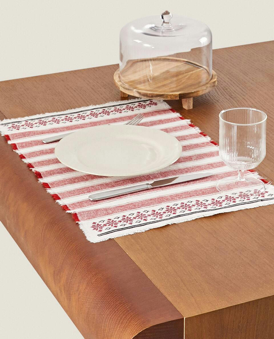 TOVAGLIETTA IN COTONE E LINO CON STRISCE NATALIZIE 