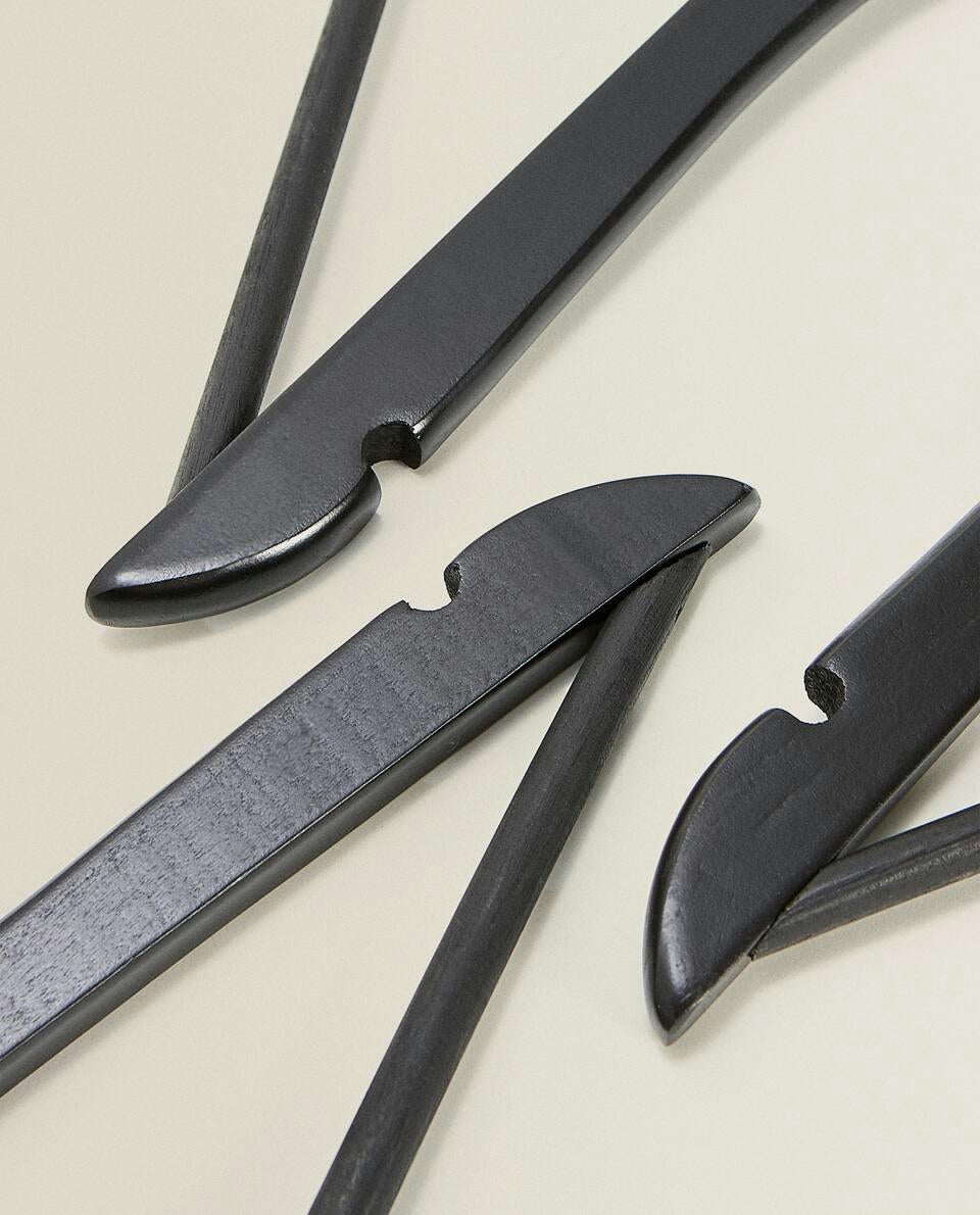 PERCHA DE MADERA LACADA (JUEGO DE 3) 