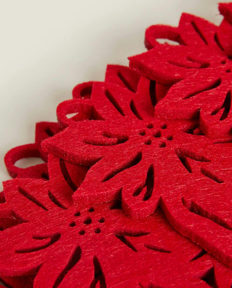 CONFEZIONE DI SOTTOBICCHIERI NATALIZI IN FELTRO A FORMA DI FLOREALE (CONFEZIONE DA 6) 