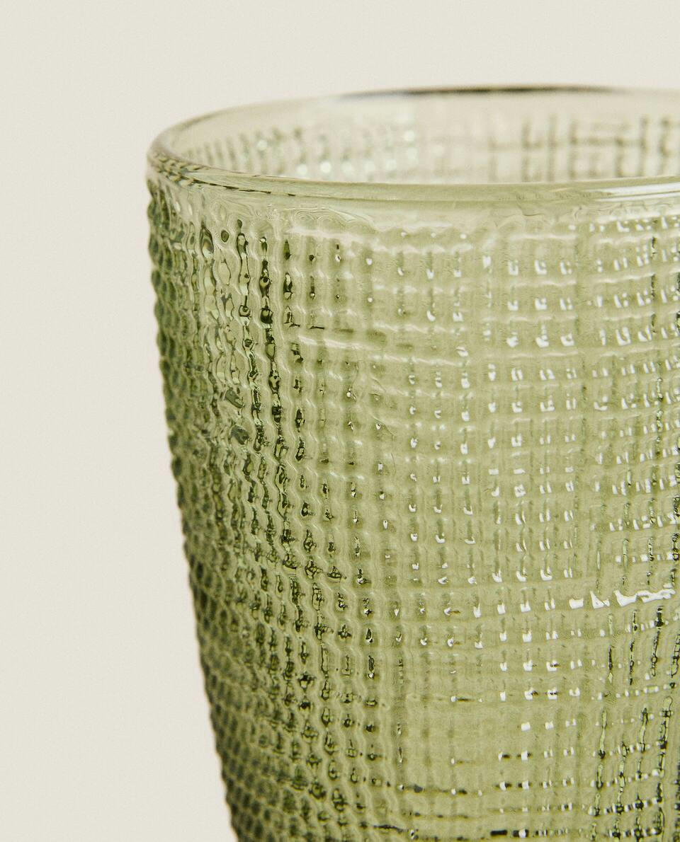 VIDRIO CON DISEÑO EN RELIEVE 