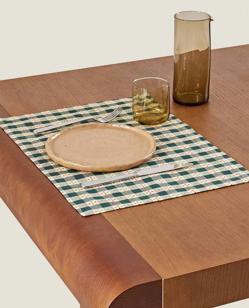 PAQUETE DE MANTELES INDIVIDUALES NAVIDEÑOS A CUADROS (PAQUETE DE 2) 