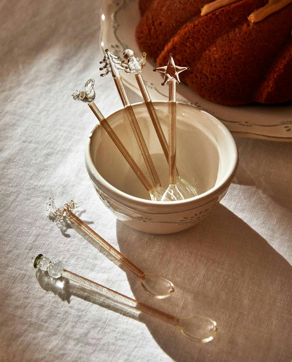 DIJES DE CUCHARA DE POSTRE DE COPA NAVIDEÑOS (PAQUETE DE 6) 