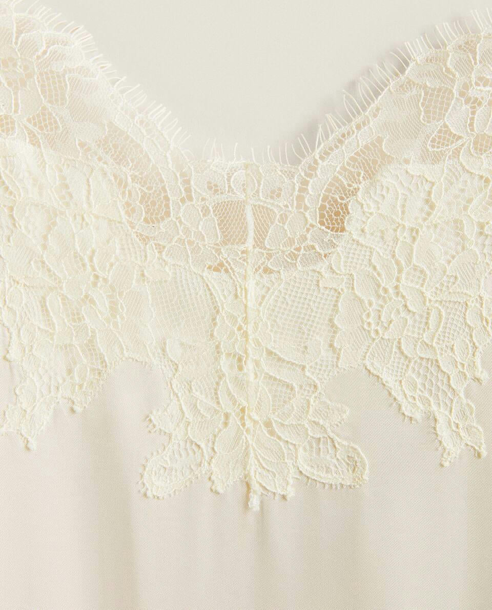 CAMISÓN DE SATÉN CON ENCAJE RUBIO 