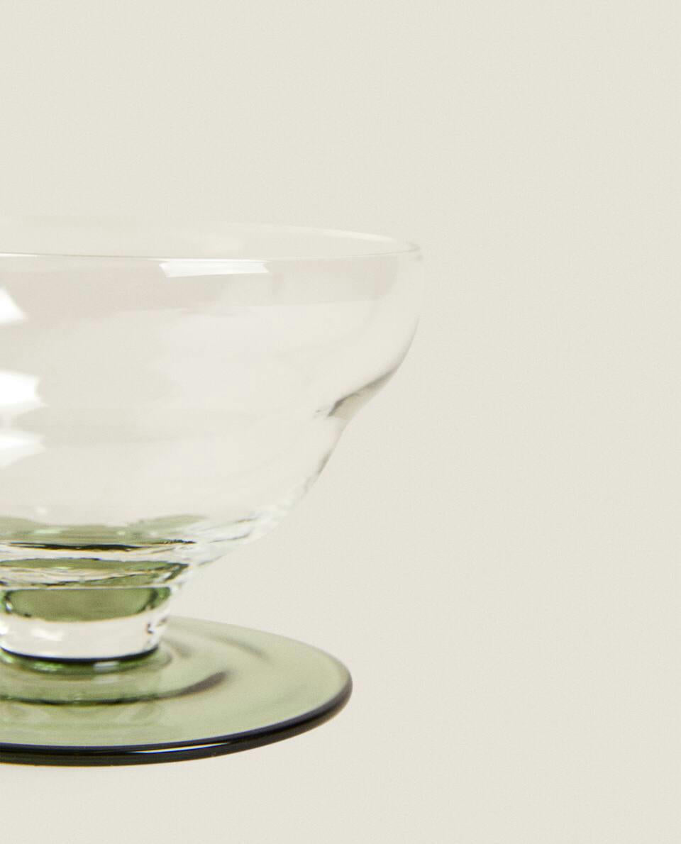 COPA DE HELADO CON BASE DE COLOR 