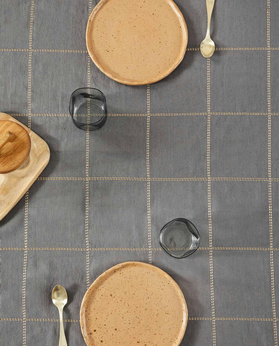 MANTEL DE LINO CON CADENA NAVIDEÑA 