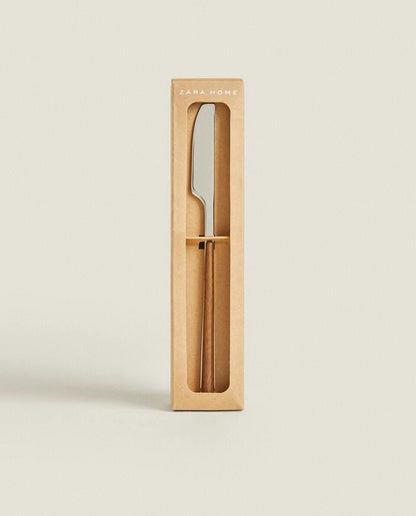 DETTAGLIO SCATOLA 4 COLTELLI CON MANICO TONDO 