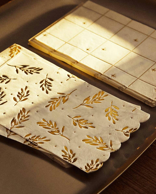 SERVILLETAS DE PAPEL CON RAMAS DE NAVIDAD (PAQUETE DE 30) 