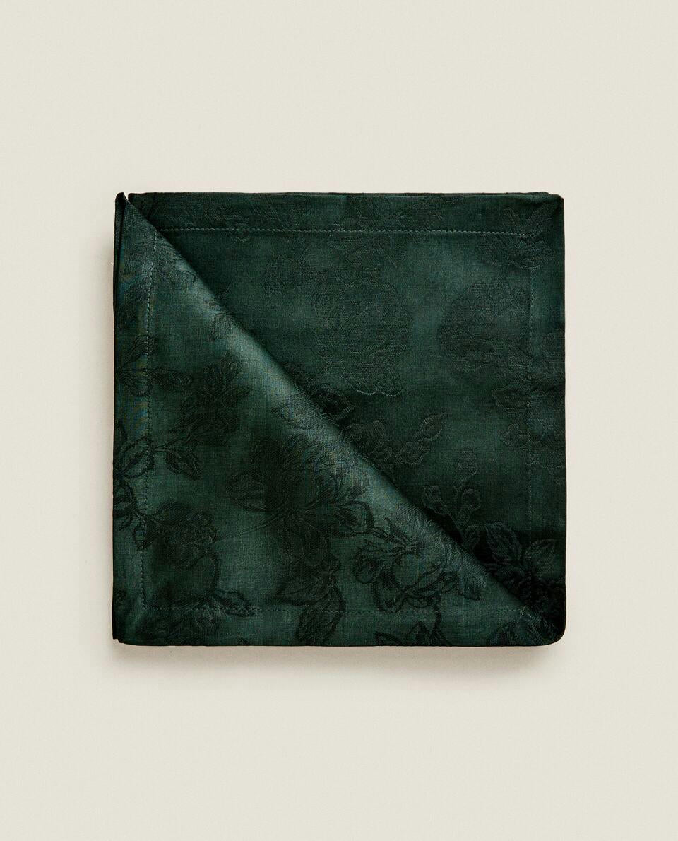 PAQUETE DE SERVILLETAS JACQUARD FLORALES NAVIDEÑAS (PAQUETE DE 2) 