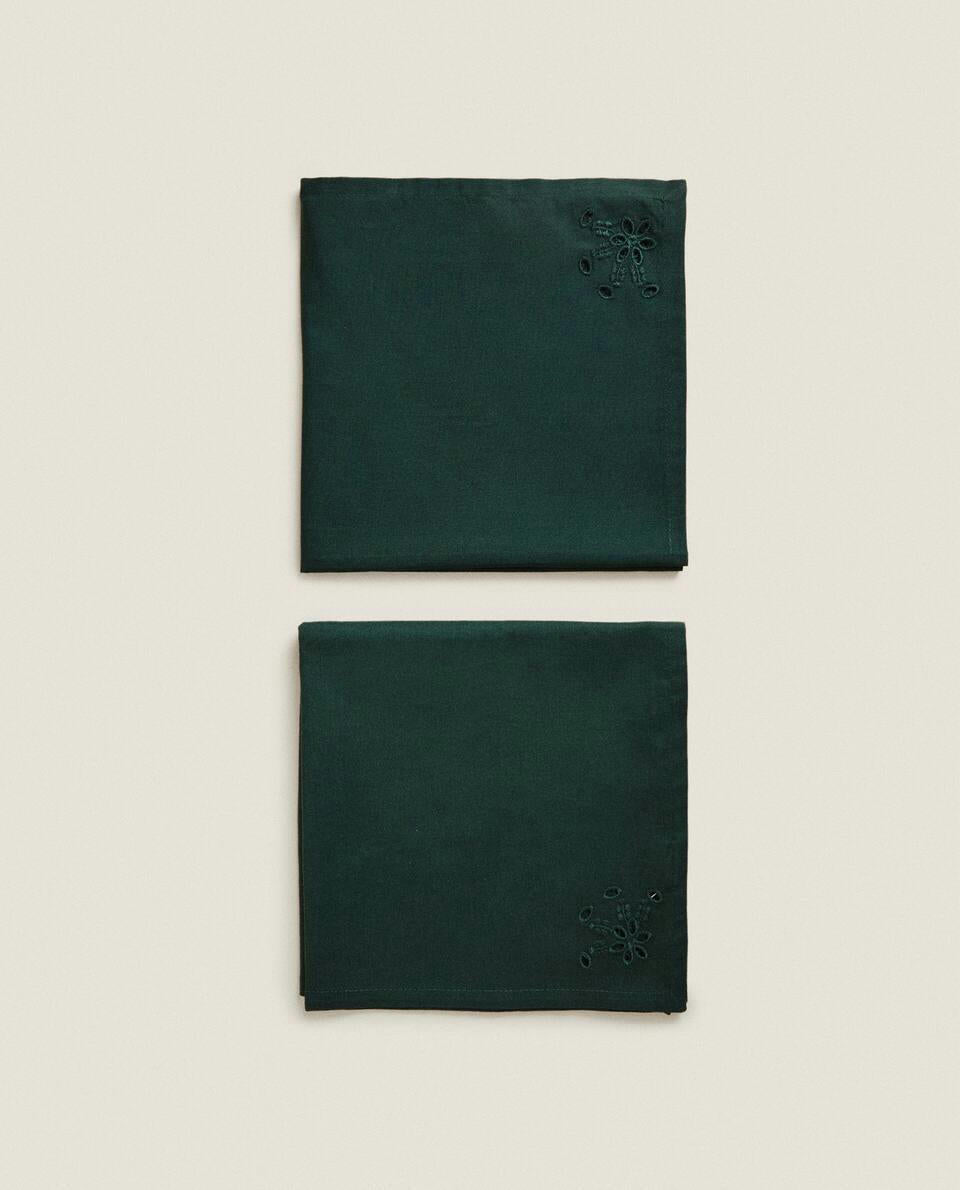 CONFEZIONE DI TOVAGLIOLI NATALIZI IN COTONE RICAMATI (CONFEZIONE DA 2)