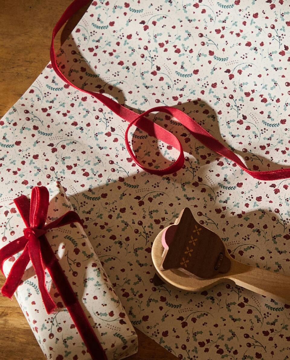 CARTA DA REGALO CON FIORI DI NATALE 