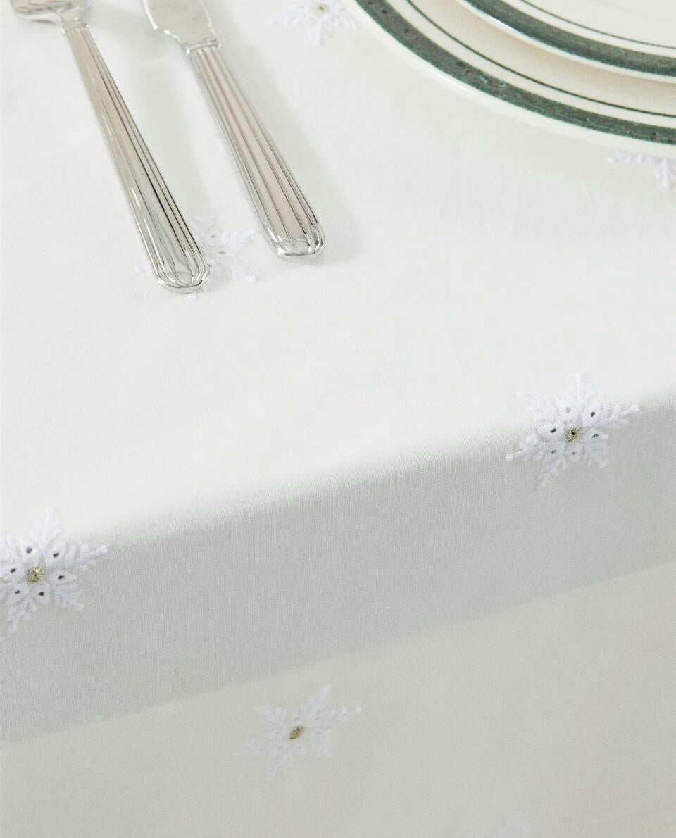 EMBROIDERED COTTON CHRISTMAS TABLECLOTH WITH FRILL