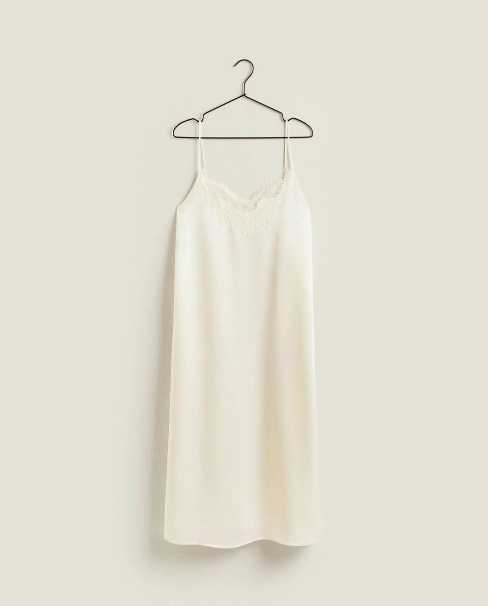 CAMISÓN DE SATÉN CON ENCAJE RUBIO 