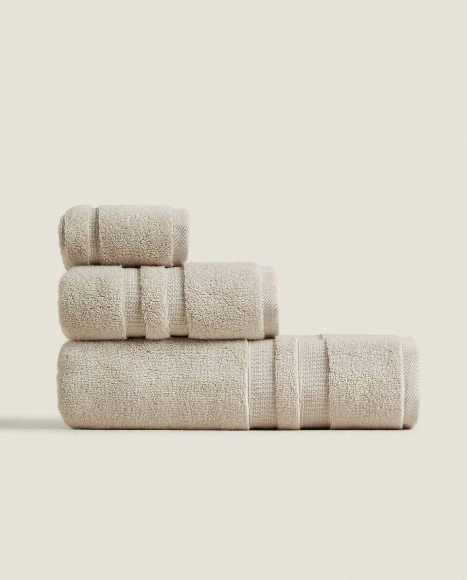 ASCIUGAMANO EXTRA MORBIDO CON DOPPIO BORDO 