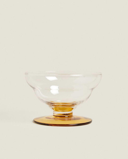 COPA DE HELADO CON BASE DE COLOR 