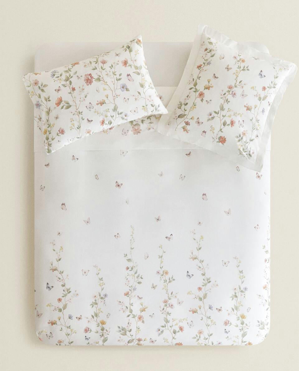 COPRIPIUMINO CON STAMPA FIORI E FARFALLE 