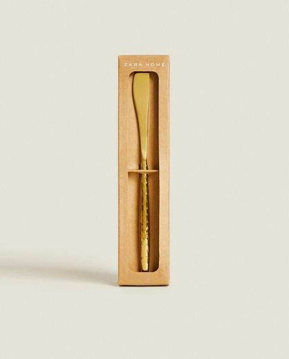 SCATOLA DA 4 COLTELLI CON MANICO MARTELLATO 