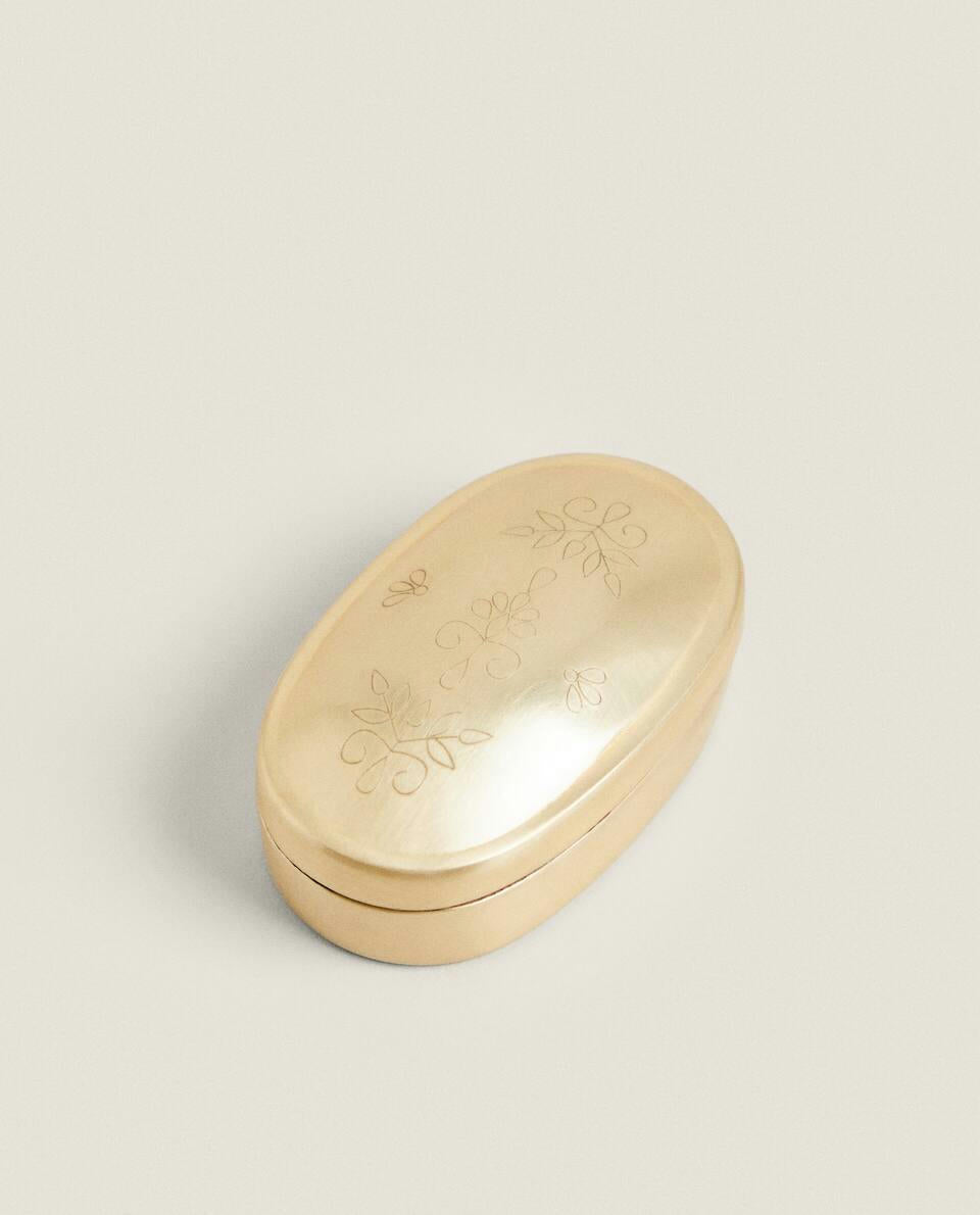 EMGRAVED OVAL BOX