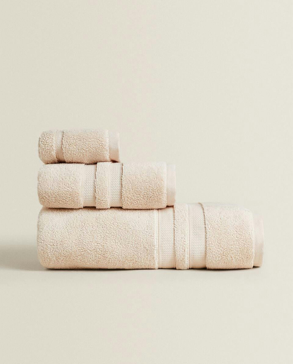 EXTRA SOFT TOWEL WITH DOUBLE BORDER