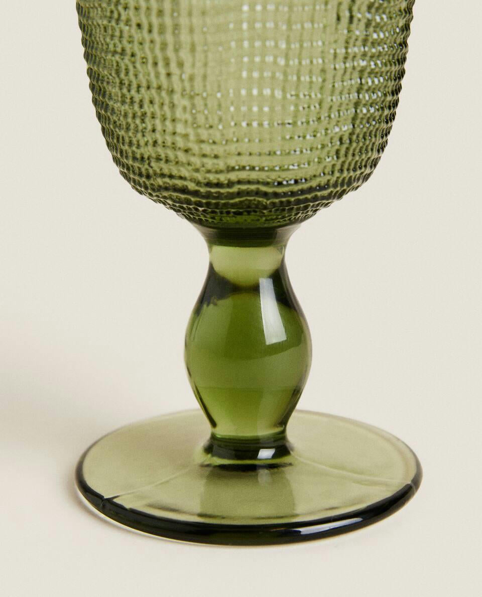 VIDRIO CON DISEÑO EN RELIEVE 