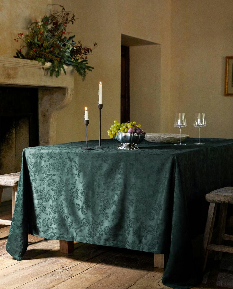 MANTEL JACQUARD FLORAL NAVIDEÑO 