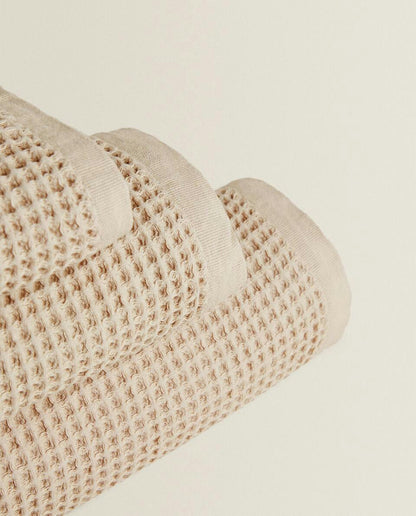 ASCIUGAMANO IN COTONE A MAGLIA A NIDO D'APE 