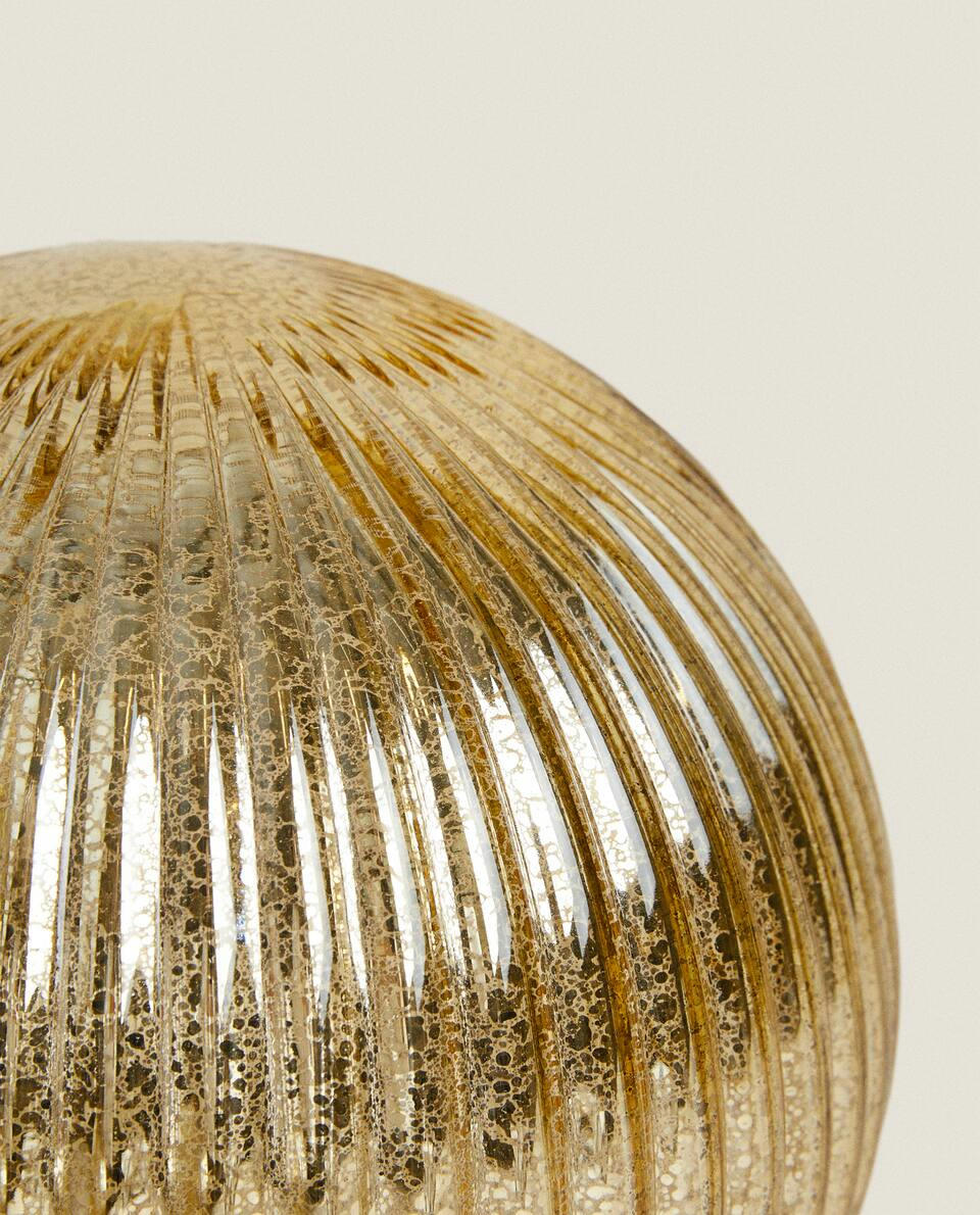 ADORNO DE NAVIDAD CON LUZ LED Y BOLA DE RAYAS 