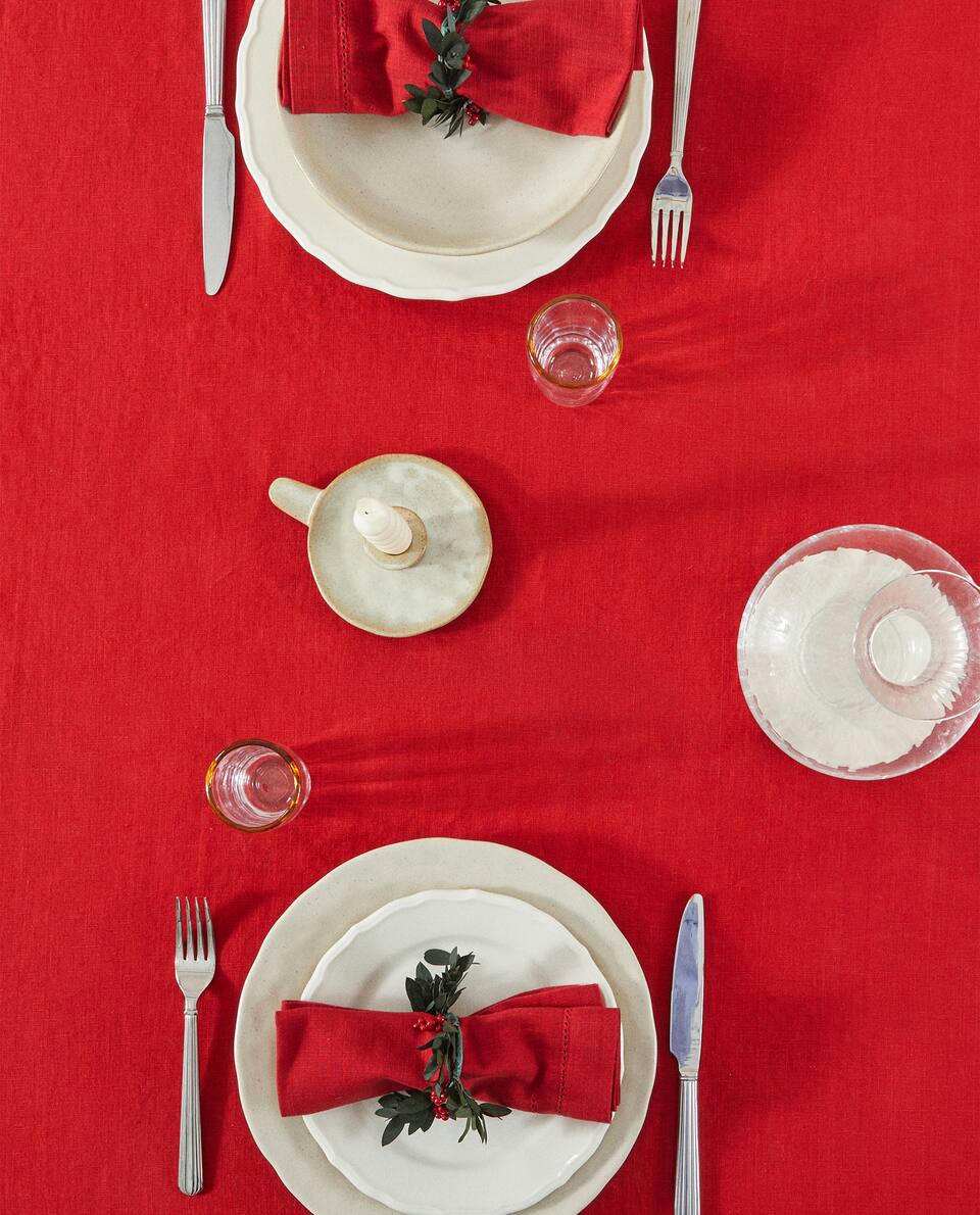 MANTEL NAVIDEÑO DE LINO BORDADO 