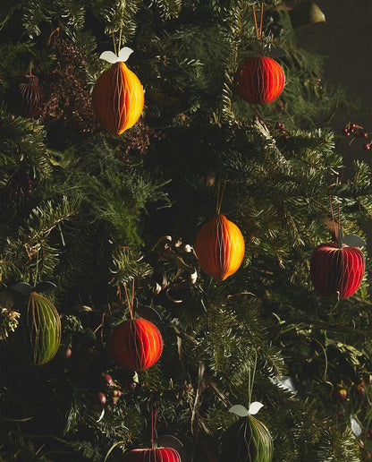 CONFEZIONE DI DECORAZIONI NATALIZIE IN CARTA A FORMA DI FRUTTA (CONFEZIONE DA 4) 